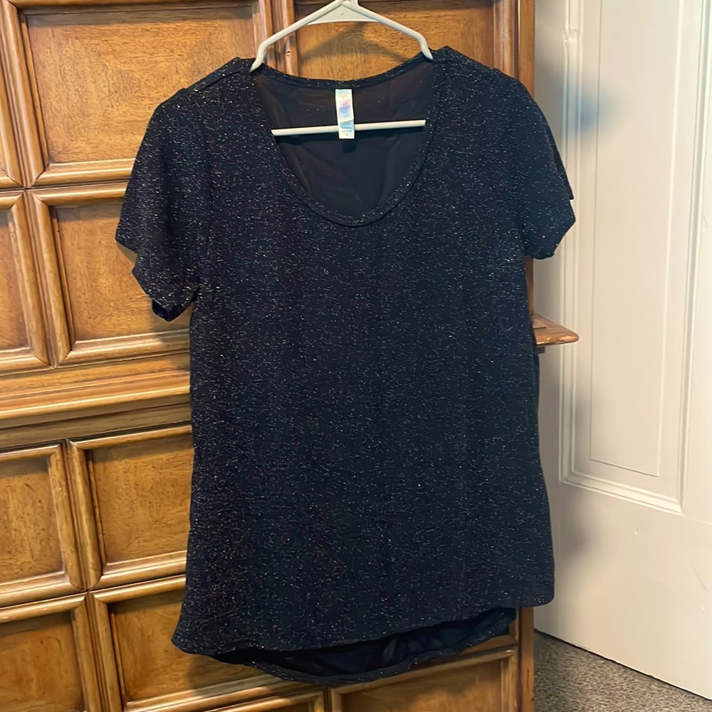 Lularoe black sparkly flowy tshirt size small.